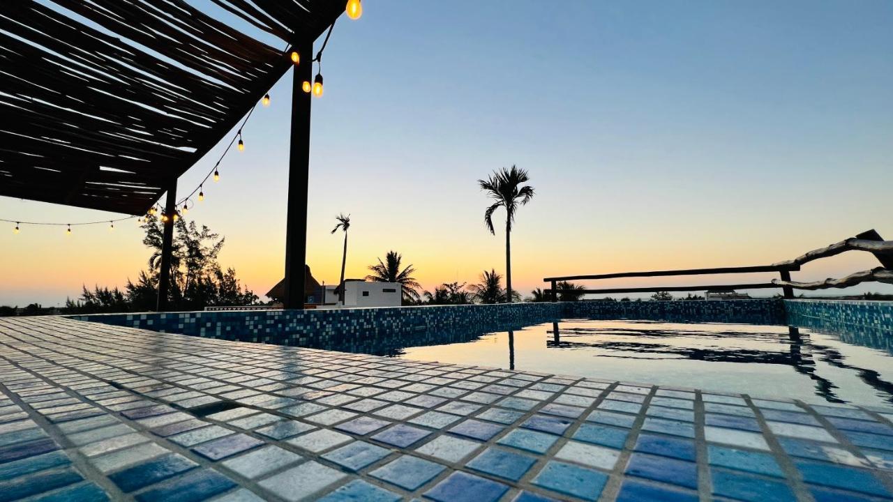 Hotel Mayari Holbox Dış mekan fotoğraf Sunset at the pool