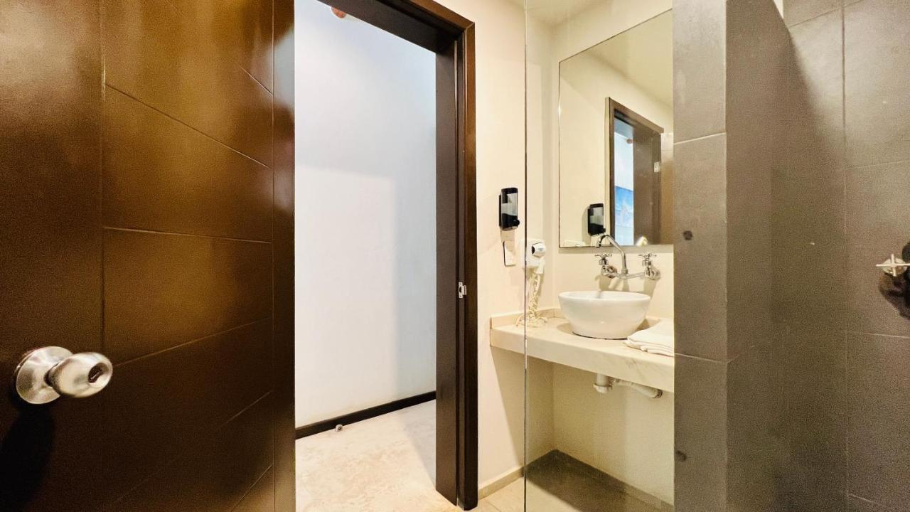 Hotel Mayari Holbox Dış mekan fotoğraf Bathroom of a hotel room
